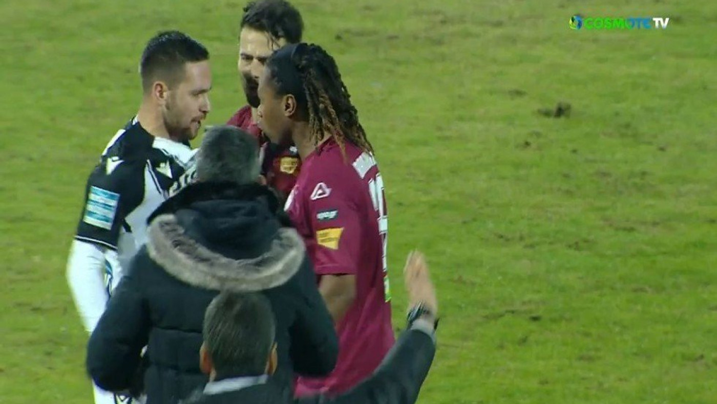 ΑΕΛ-ΠΑΟΚ: Πιάστηκαν στα χέρια - Η σύρραξη στο τέλος του αγώνα