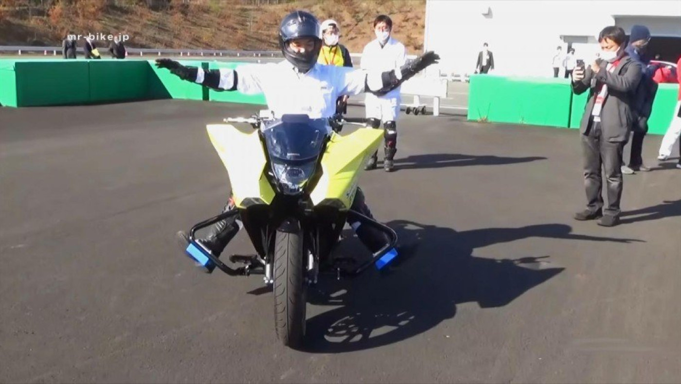 Αυτή είναι η μοτοσικλέτα που δεν πέφτει ποτέ