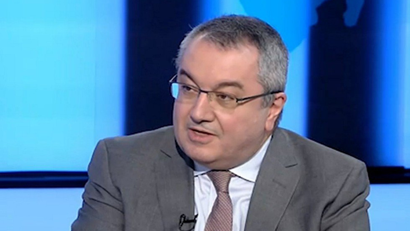 Μόσιαλος: «Θα προτιμούσα ένα θετικό μέτρο για τους ανεμβολίαστους άνω των 60 ετών»