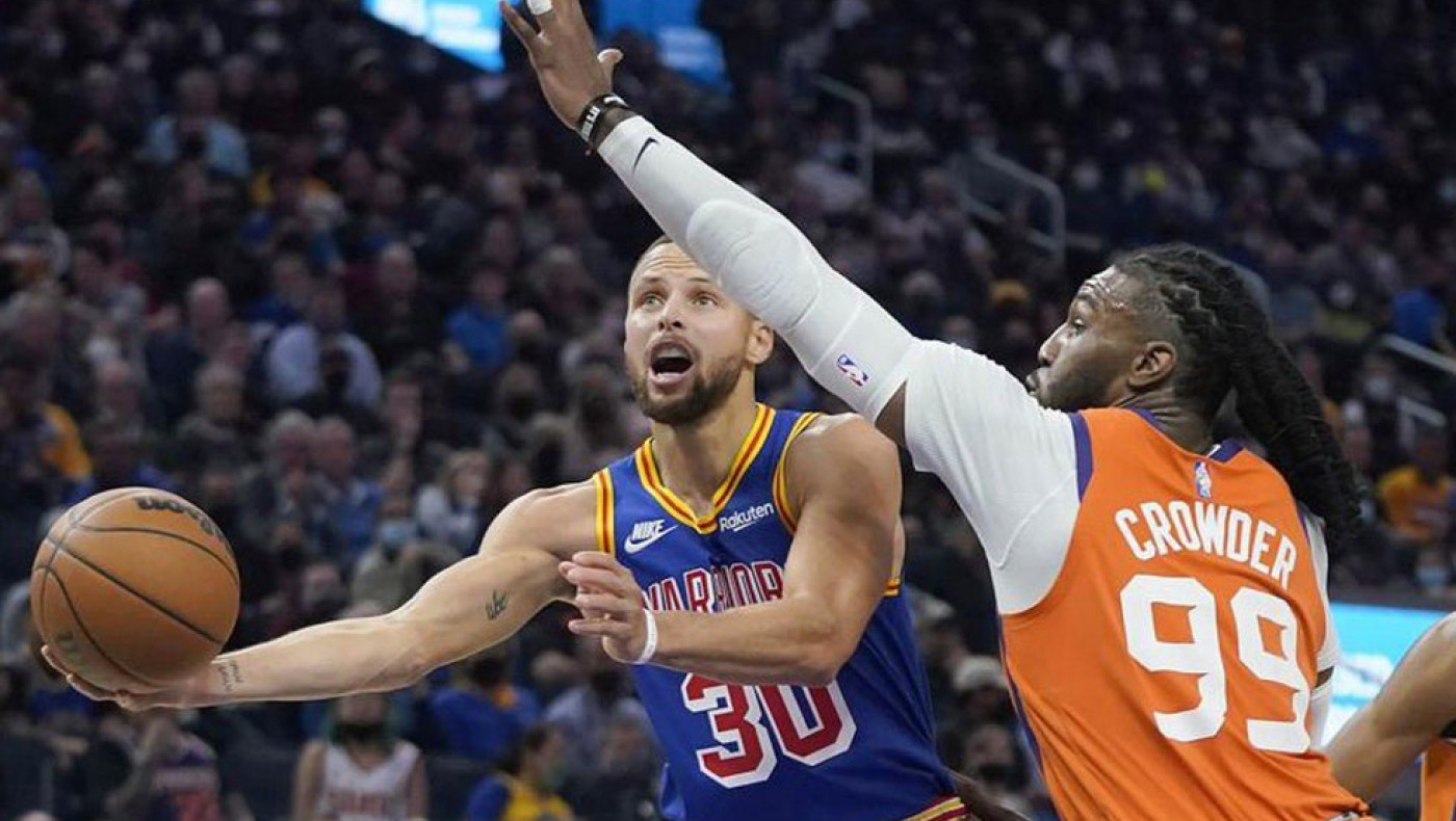 ΝΒΑ: Οι Ουόριορς «φρέναραν» τους Σανς, οι Κλίπερς το ντέρμπι του Λ.Α.