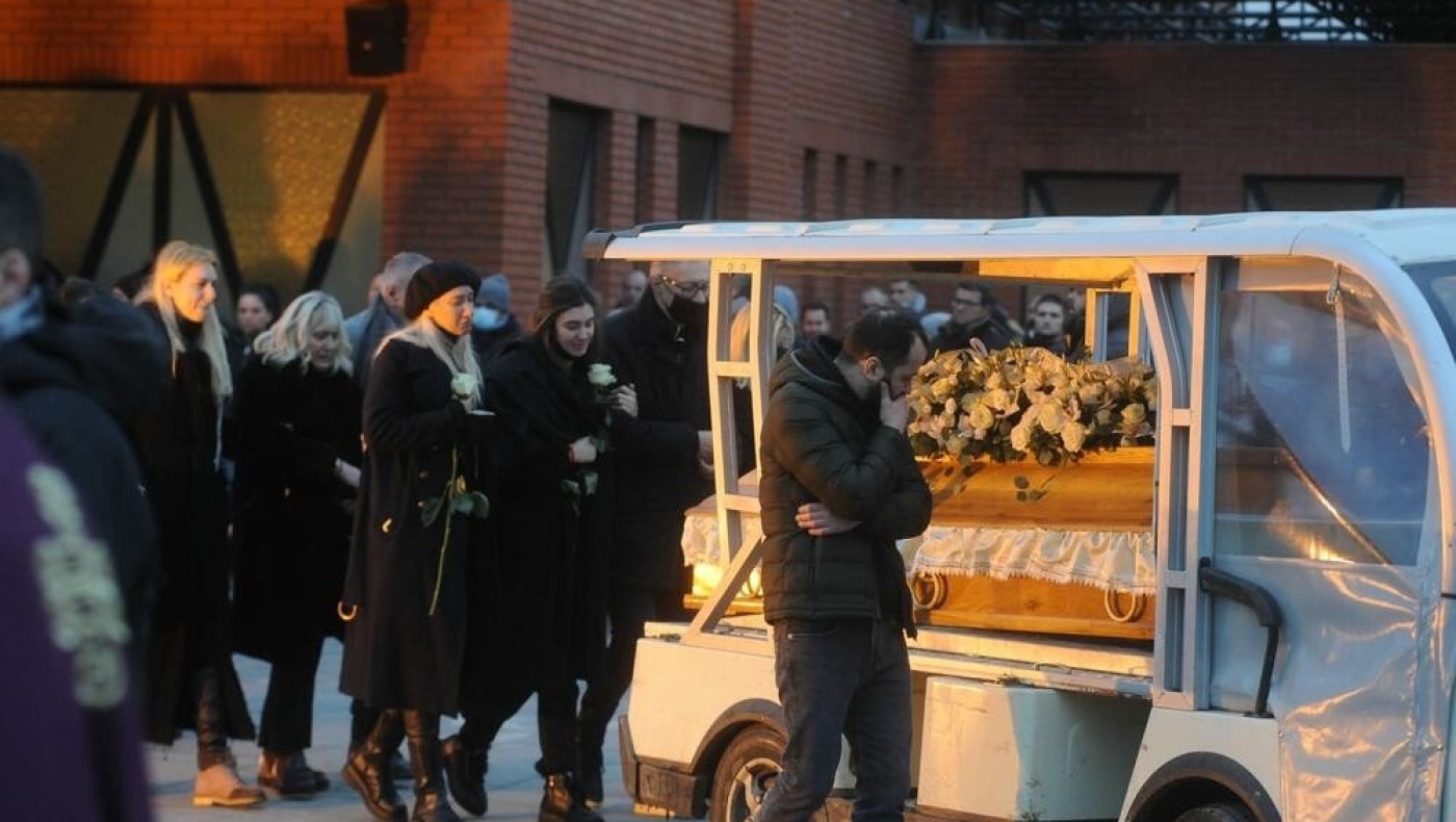 «Ράγισαν» καρδιές στο τελευταίο αντίο στον Γέλοβατς