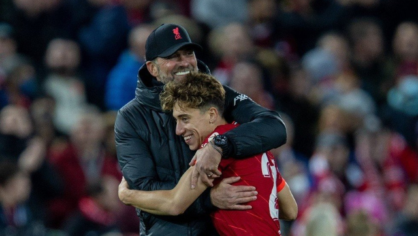 Με Τσιμίκα το χριστουγεννιάτικο βίντεο της Λίβερπουλ