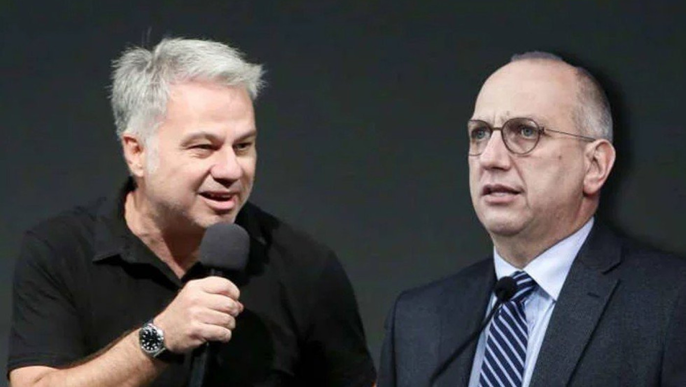 Απάντηση Ζαραλίκου στον Οικονόμου: «Είστε πλυντήριο μπράβων ή αγράμματος;»