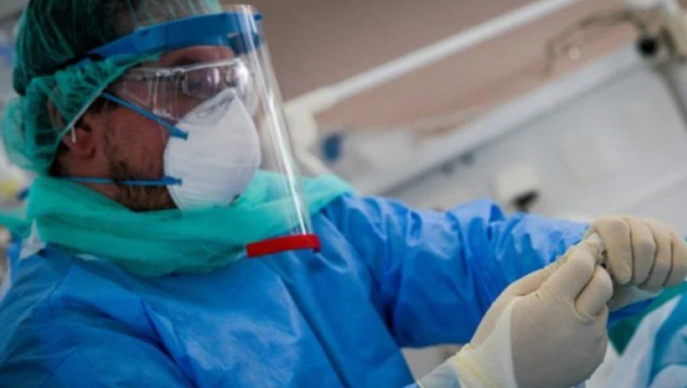 Πρώτος θάνατος από την μετάλλαξη Όμικρον στο Ηνωμένο Βασίλειο!