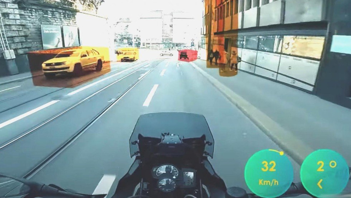 Επανάσταση στον τρόπο οδήγησης: Κράνος με τεχνολογία από μαχητικά αεροσκάφη