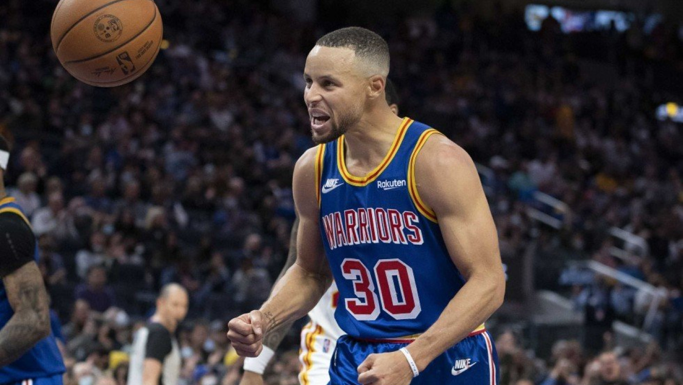 Βραδιά ρεκόρ για Κάρι και νίκη για Ουόριορς