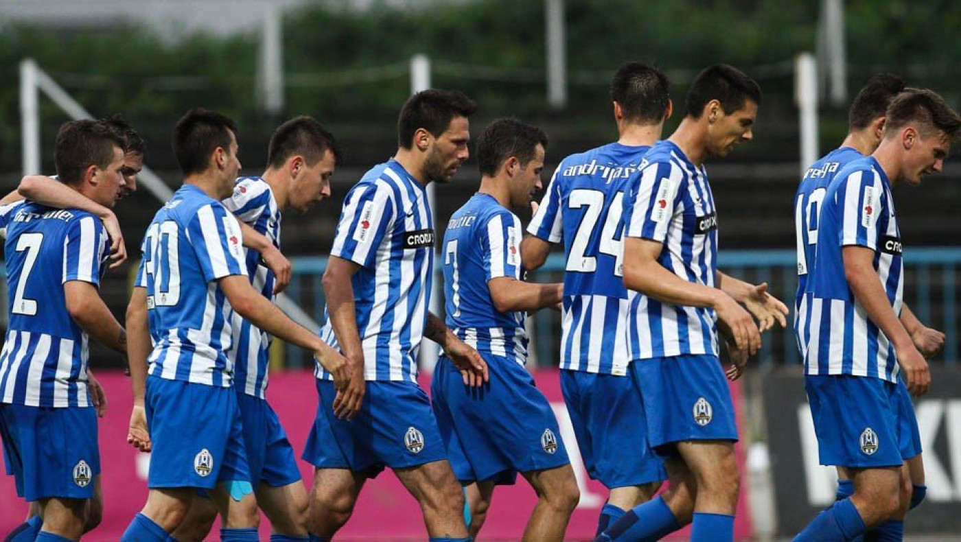 Με το αριστερό η Λοκομοτίβα