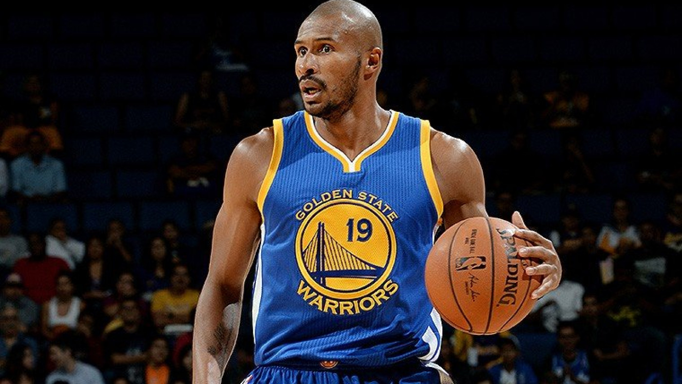 Παρέμεινε στους Ουόριορς ο Μπαρμπόσα