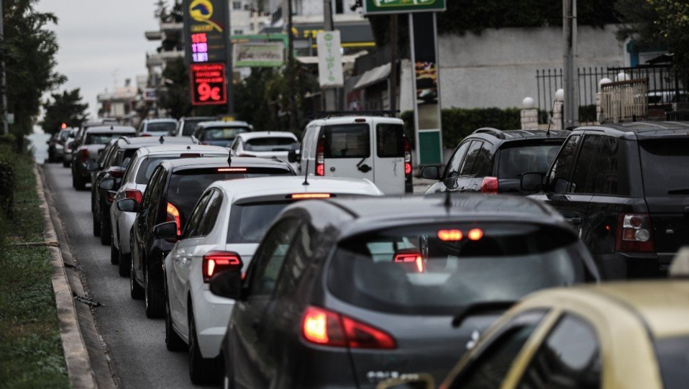 Κάμερες σε δημόσια οχήματα για να εντοπίζουν παραβάσεις του ΚΟΚ: Πώς θα λειτουργεί το νέο σύστημα