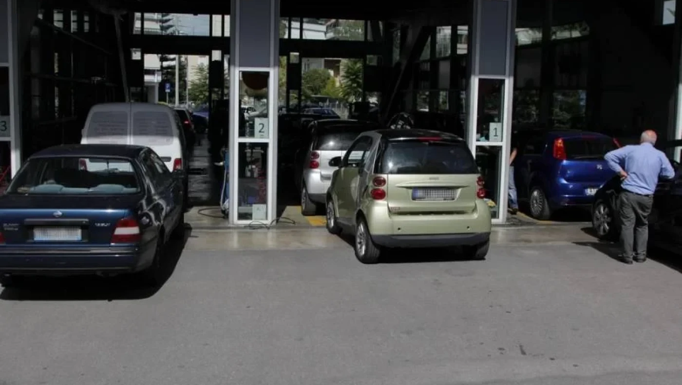 Μπακιρτζής: «Κακώς κυκλοφορούν πάνω από 300.000 αυτοκίνητα»