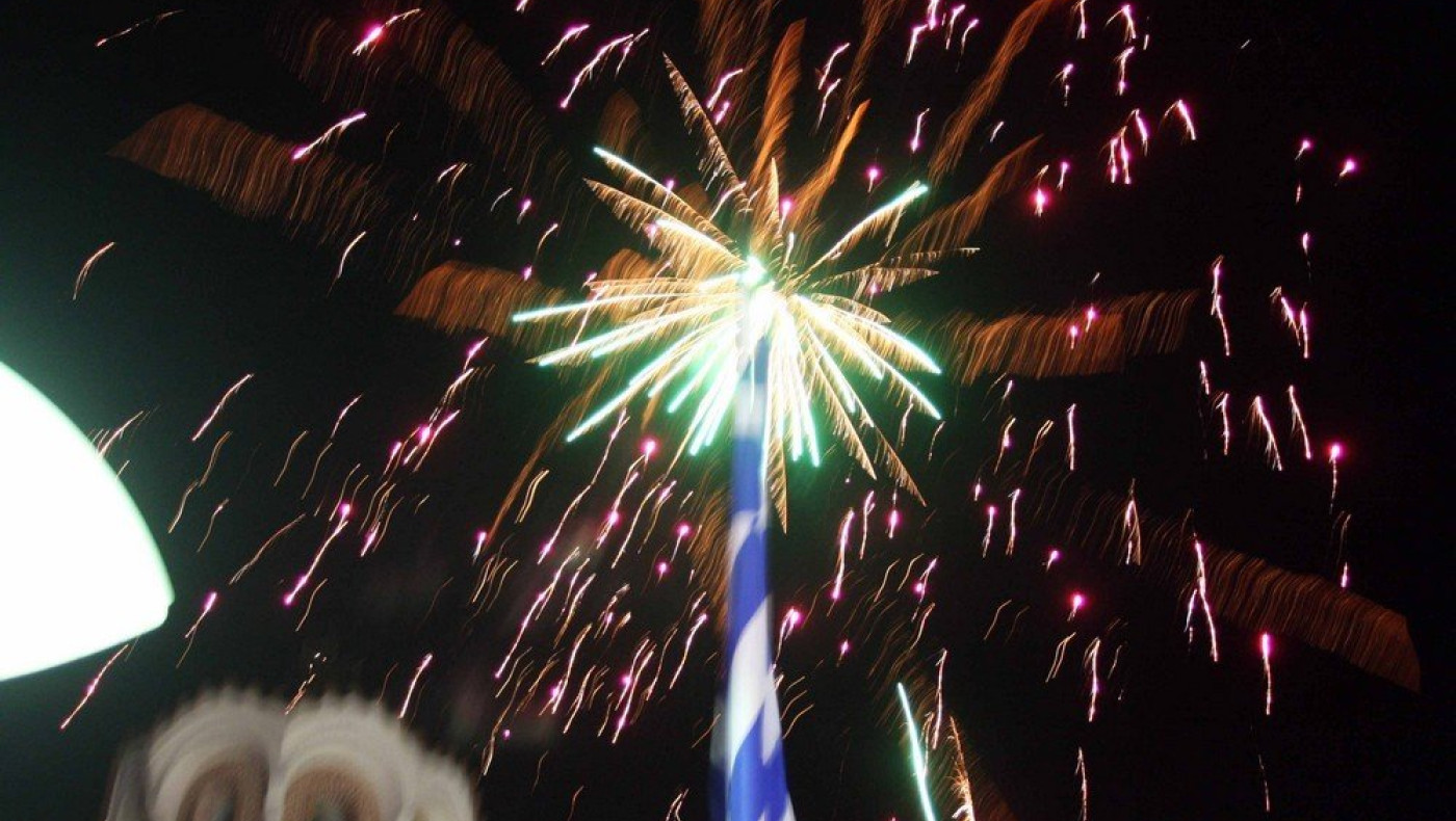 Άναψε το Χριστουγεννιάτικο Δέντρο από τον δήμαρχο Μενεμένης Λάζαρο Κυρίζογλου