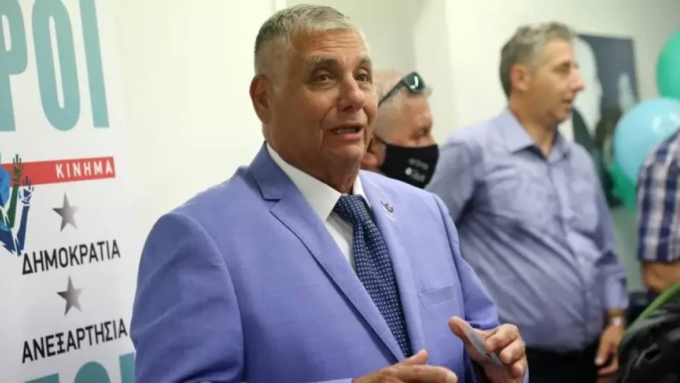 Βγήκαν τα... μαχαίρια στο κόμμα του Τράγκα μετά τον θάνατό του