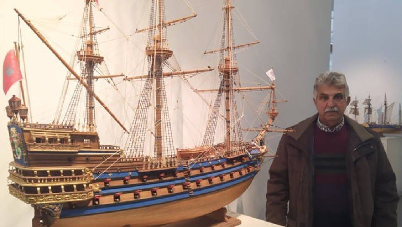 Aντώνης Τζούμας: Κατασκευάζει ομοιώματα καραβιών του ΄'21 και παρουσιάζει το μεγάλο του ταλέντο