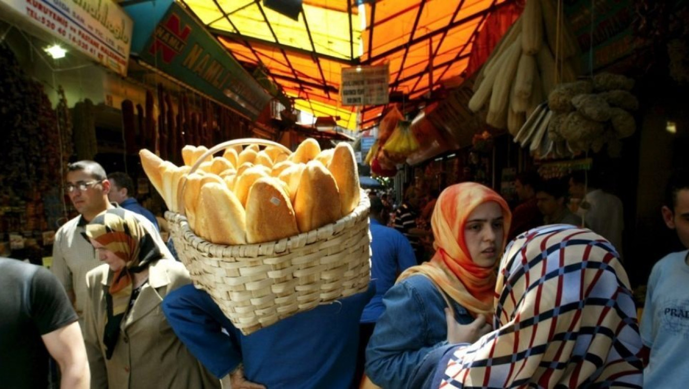 Spiegel: Έλληνες και Βούλγαροι πολιορκούν τα μαγαζιά στην Τουρκία