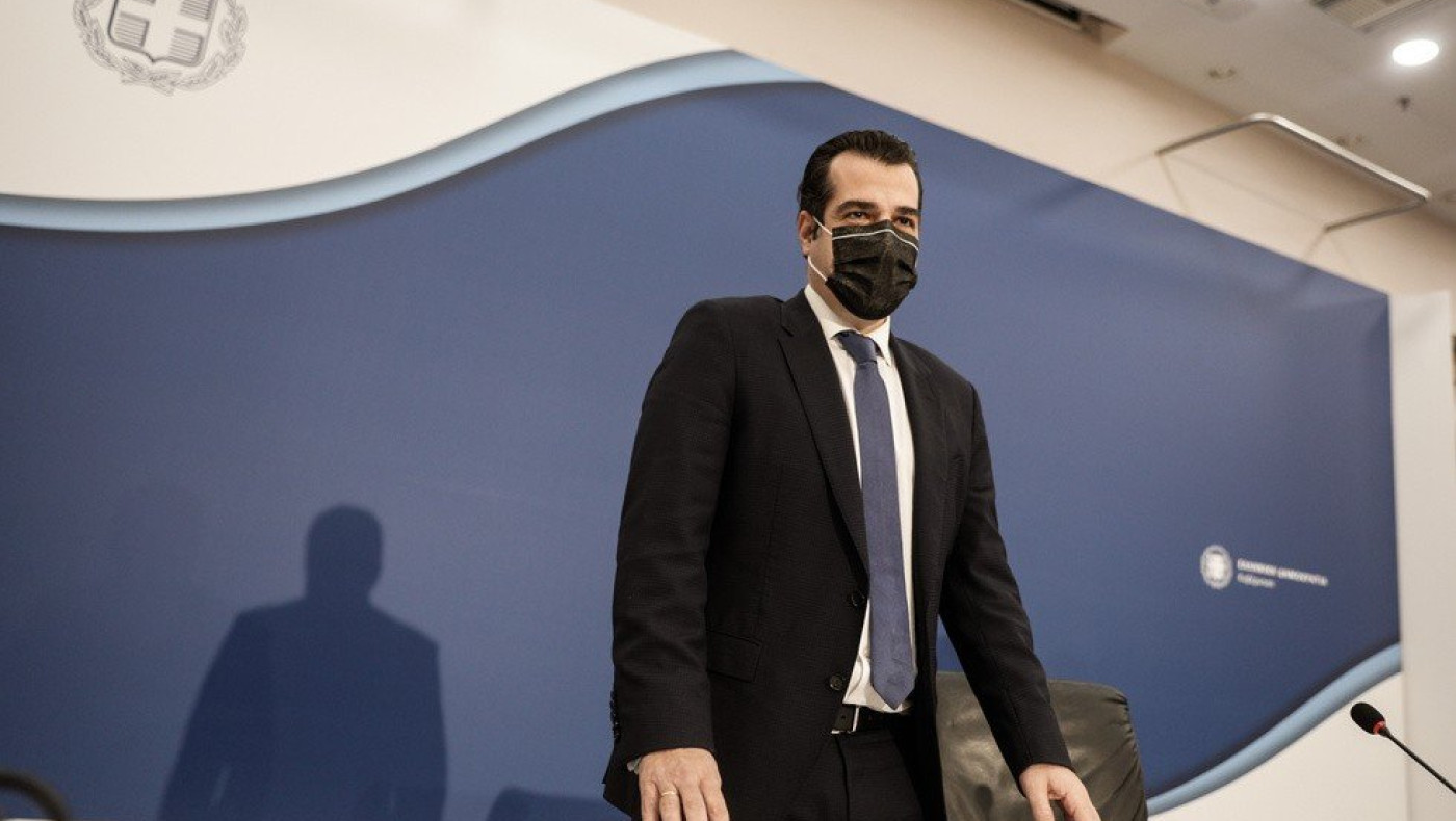 Πλεύρης: Πληρότητα 10% στα γήπεδα και απειλή για κεκλεισμένων των θυρών