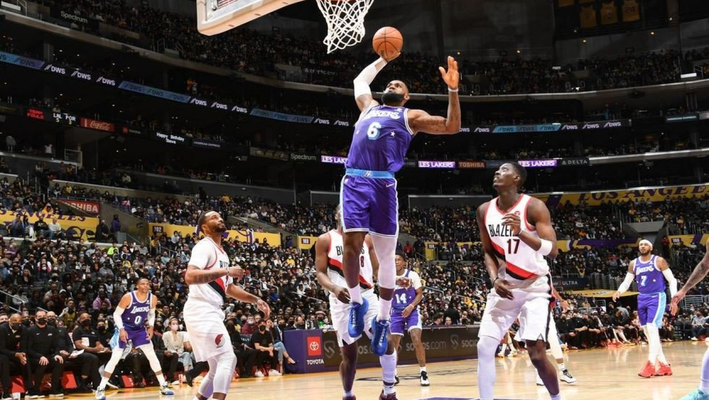 ΝΒΑ: Στα 37 του ο Λεμπρόν Τζέιμς συνεχίζει να γράφει τον μύθο του