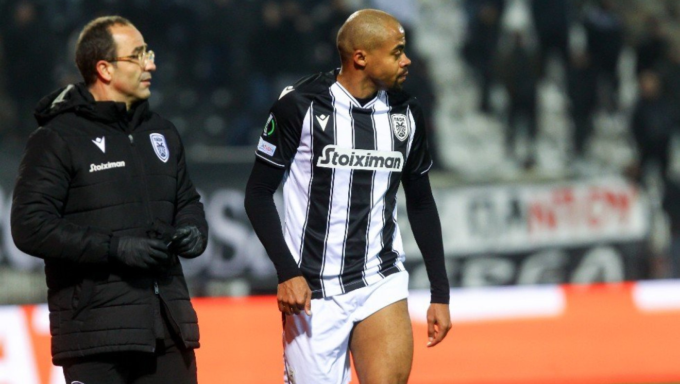 ΠΑΟΚ: Βγήκε στο γήπεδο ο Τέιλορ