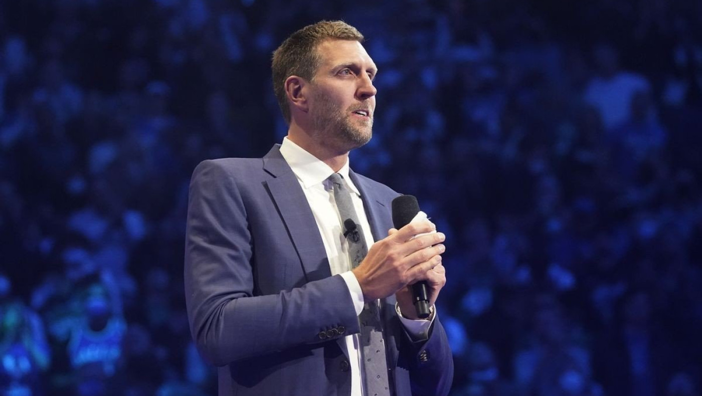 Ο Ντιρκ Νοβίτσκι κάνει διακοπές στην Καλαμάτα