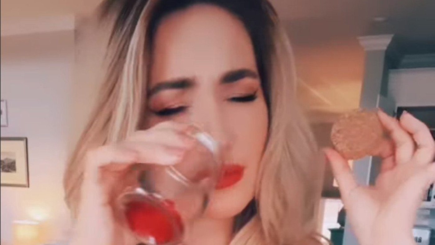 Απίστευτο περιστατικό: Αμερικανίδα πουλάει βαζάκια με τα αέριά της και βγάζει χιλιάδες δολάρια