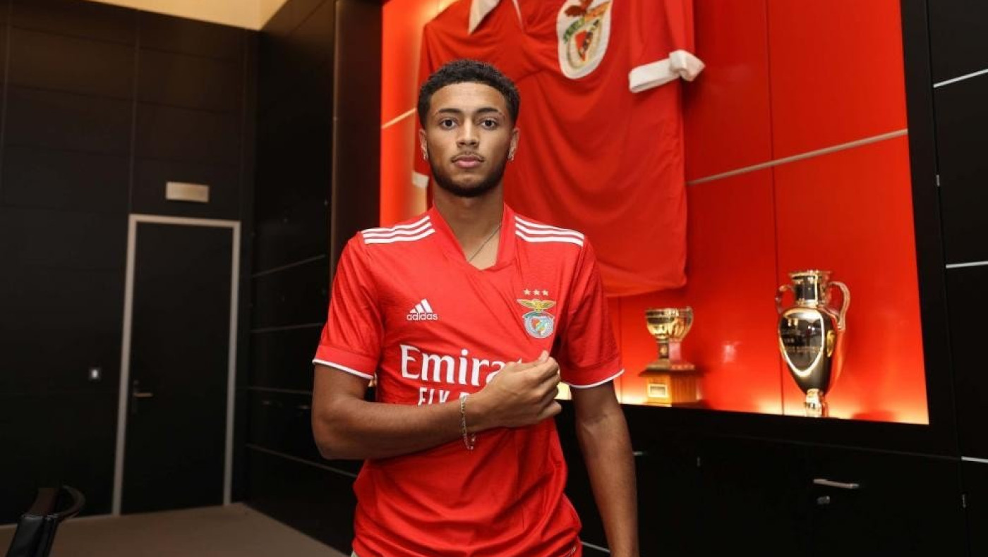 Παίκτης της Μπενφίκα και επίσημα ο γιος του Βαρέλα