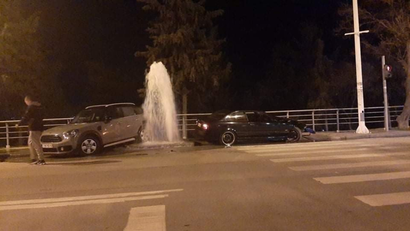 Καλαμαριά: Σφοδρή σύγκρουση δύο αυτοκινήτων