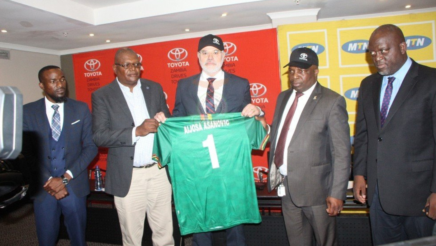 Στον πάγκο της εθνικής Ζάμπιας ο Ασάνοβιτς