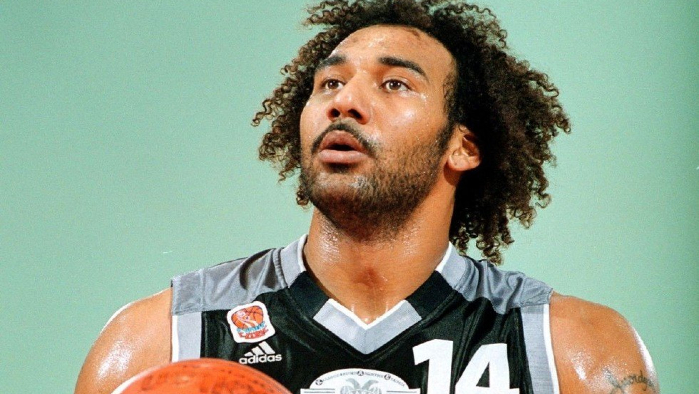 Τζόζεφ Μπλερ: Ο πρώην ψηλός του ΠΑΟΚ θα κοουτσάρει τους Oυίζαρντς