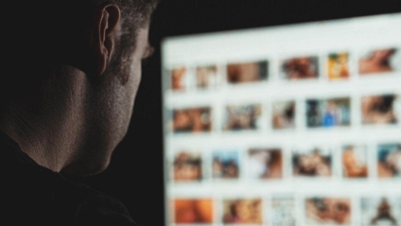 Νέο «revenge porn»: Καταγγελία γνωστής τραγουδίστριας κατά πρώην μπασκετμπολίστα