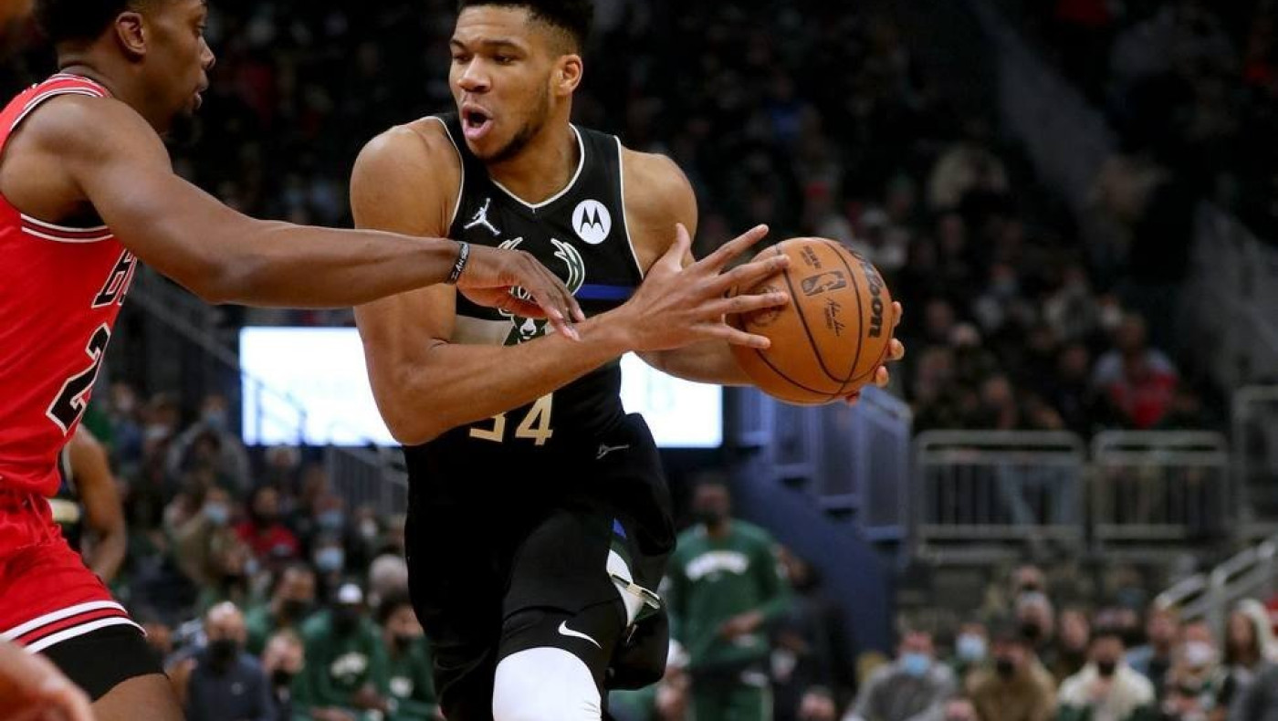 ΝΒΑ: Ο Αντετοκούνμπο έπιασε τους ταύρους από τα κέρατα