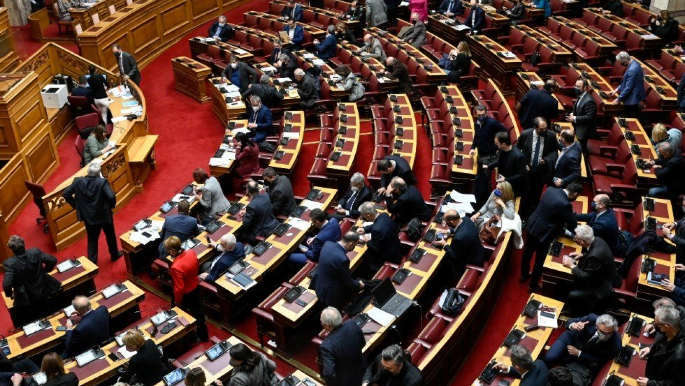 Στις 11 η σύγκρουση των πολιτικών αρχηγών στη Βουλή για τις παρακολουθήσεις