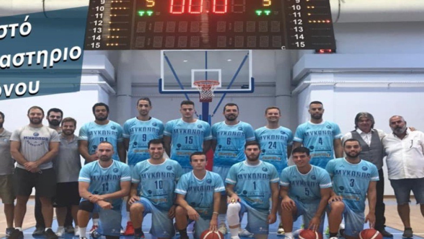 Πανηγύρισε στα... χιόνια ο ΑΟ Μυκόνου