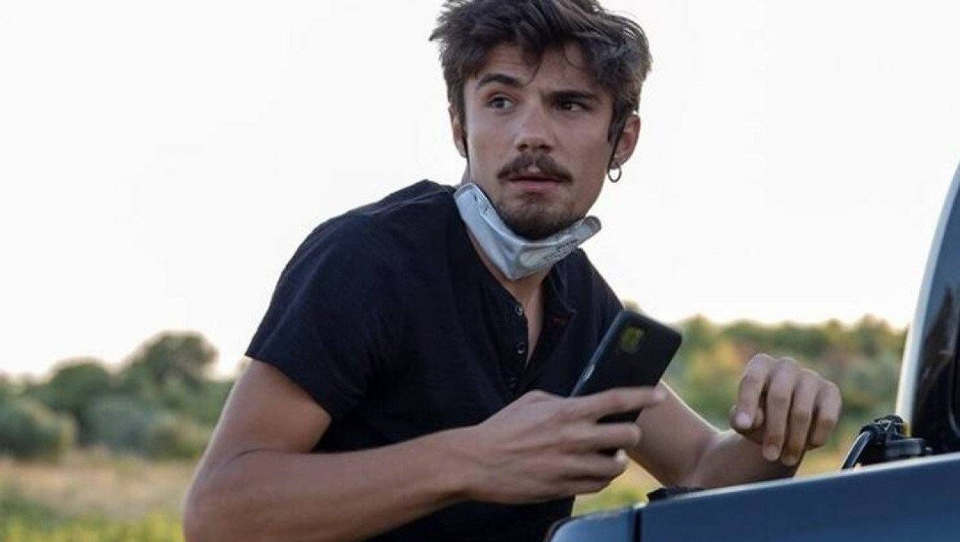 Αυτή είναι η εvτυπωσιακή, 35άρα σύντροφος του «Πετρή»