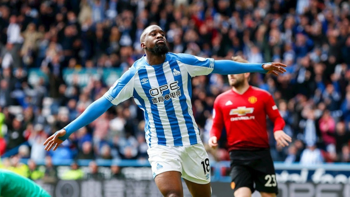 Τον 25χρονο δεξιό χαφ Άιζακ Μπενζά εξετάζει ο Άρης!