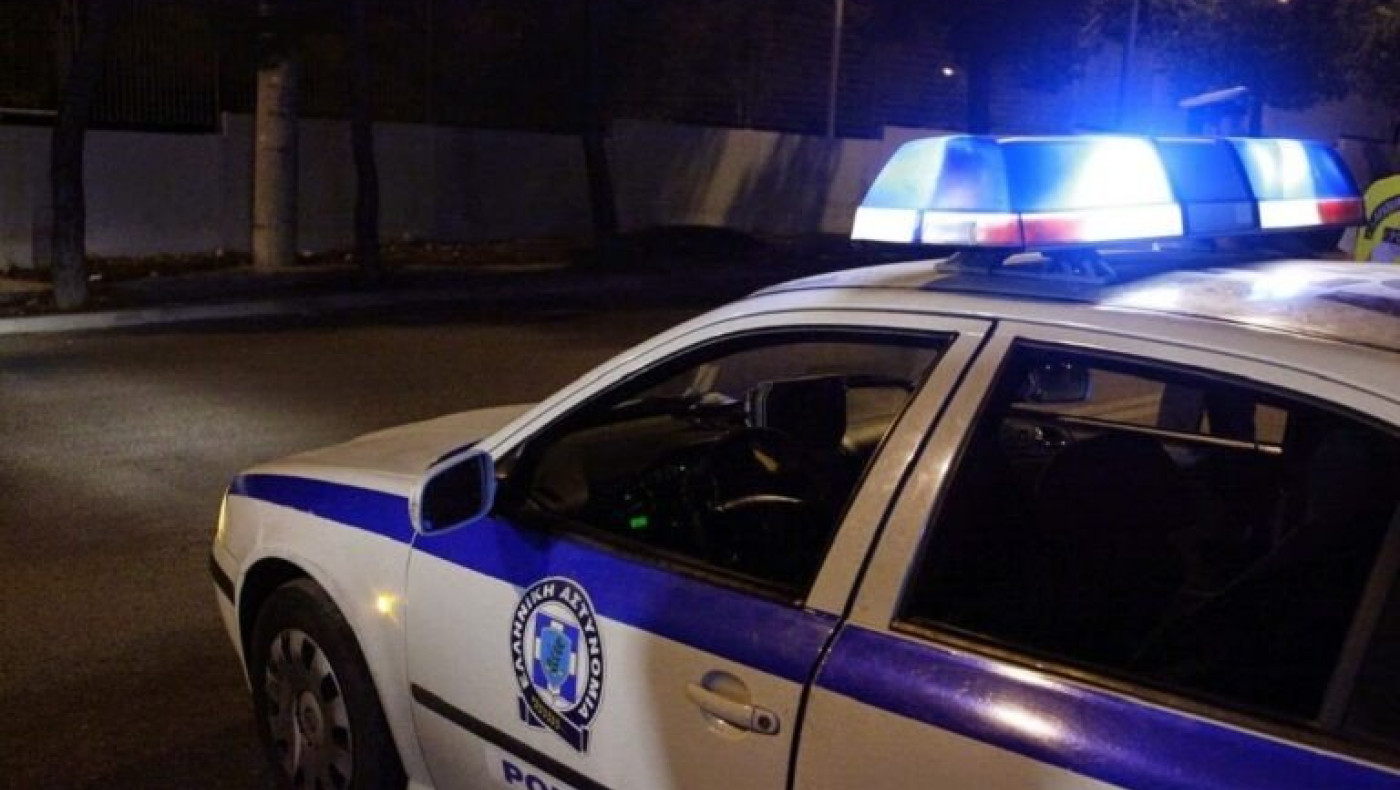 Αστυνομική έφοδος σε συνδέσμους: Κατασχέθηκαν στυλιάρια και κράνη