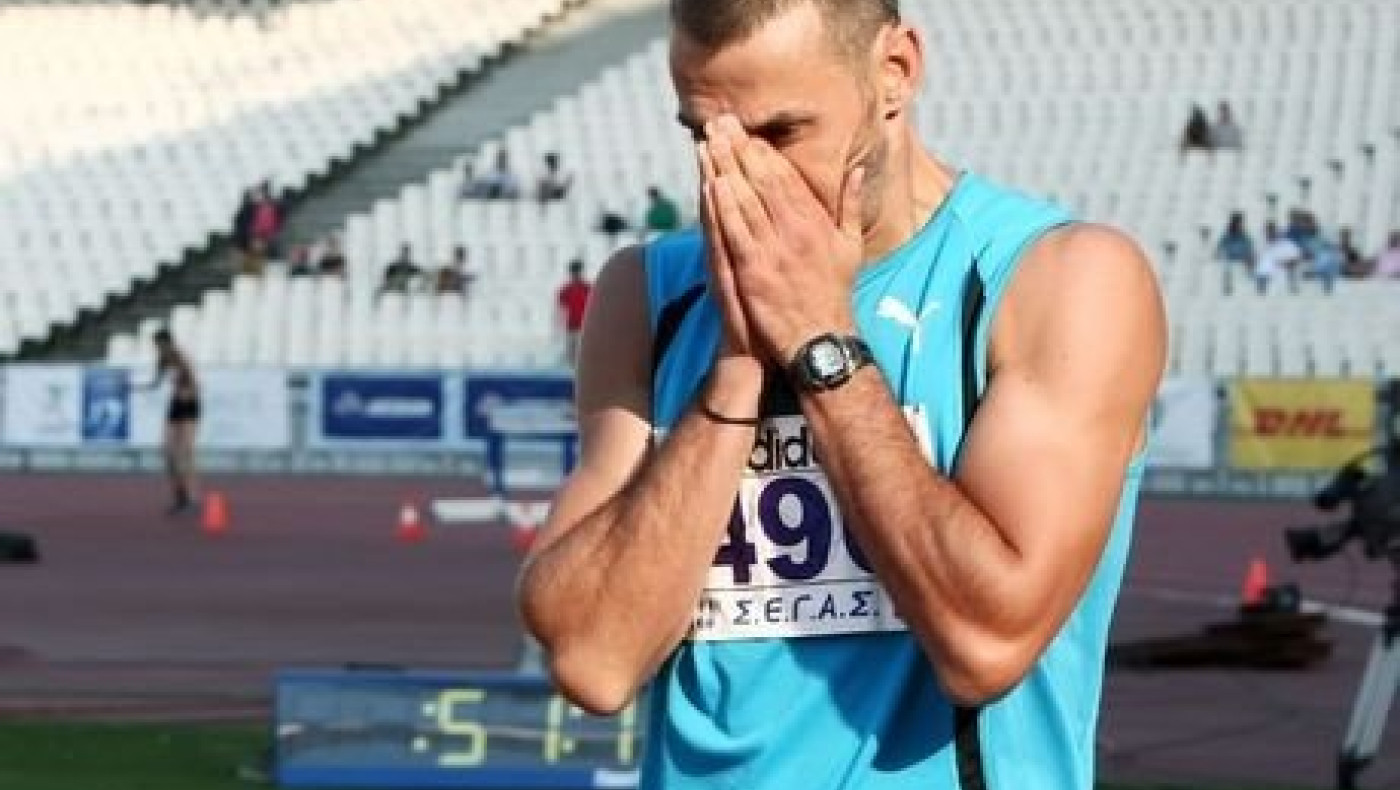 Συγκινημένος στο "αντίο" ο Ιακωβάκης