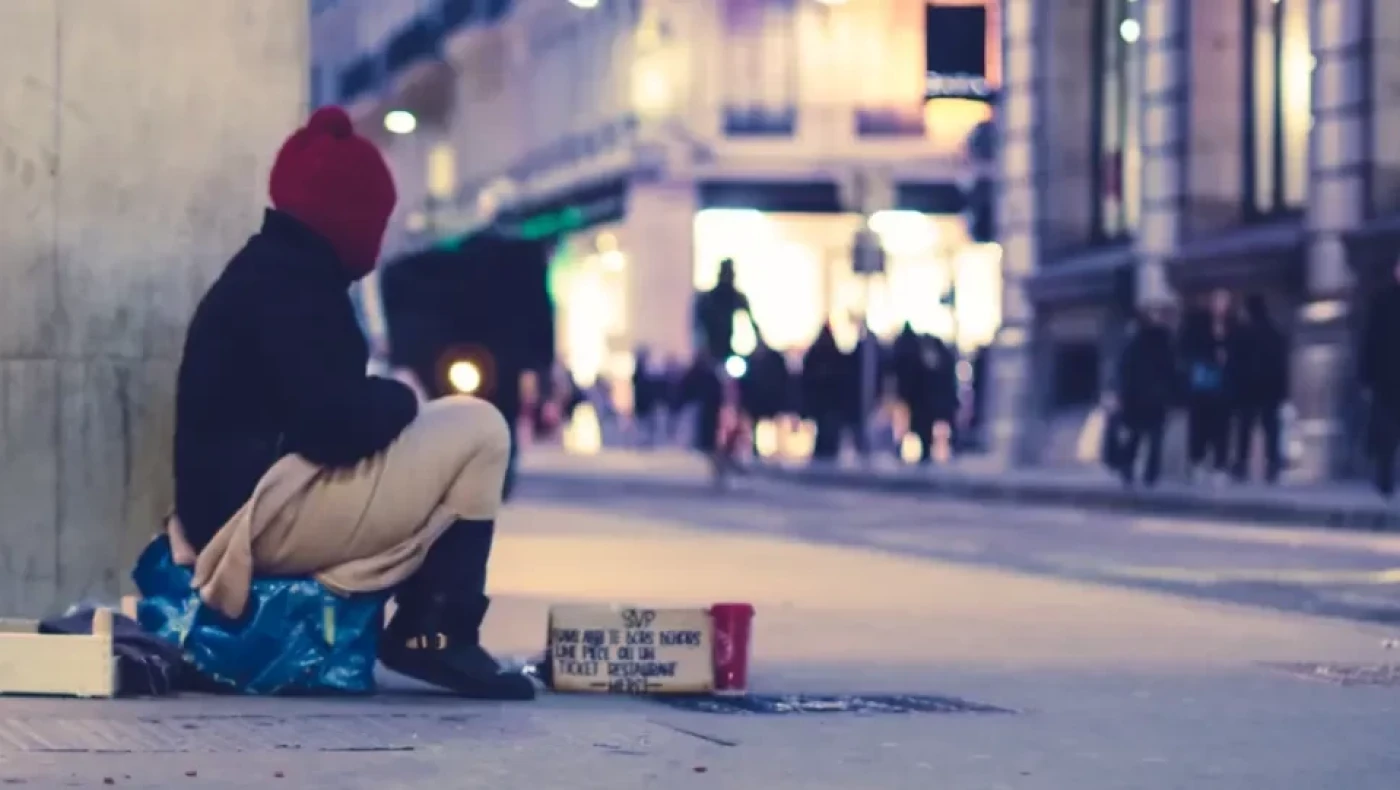 Επεκτείνεται σε 43 Δήμους το πρόγραμμα «Στέγαση και Εργασία» για άστεγους