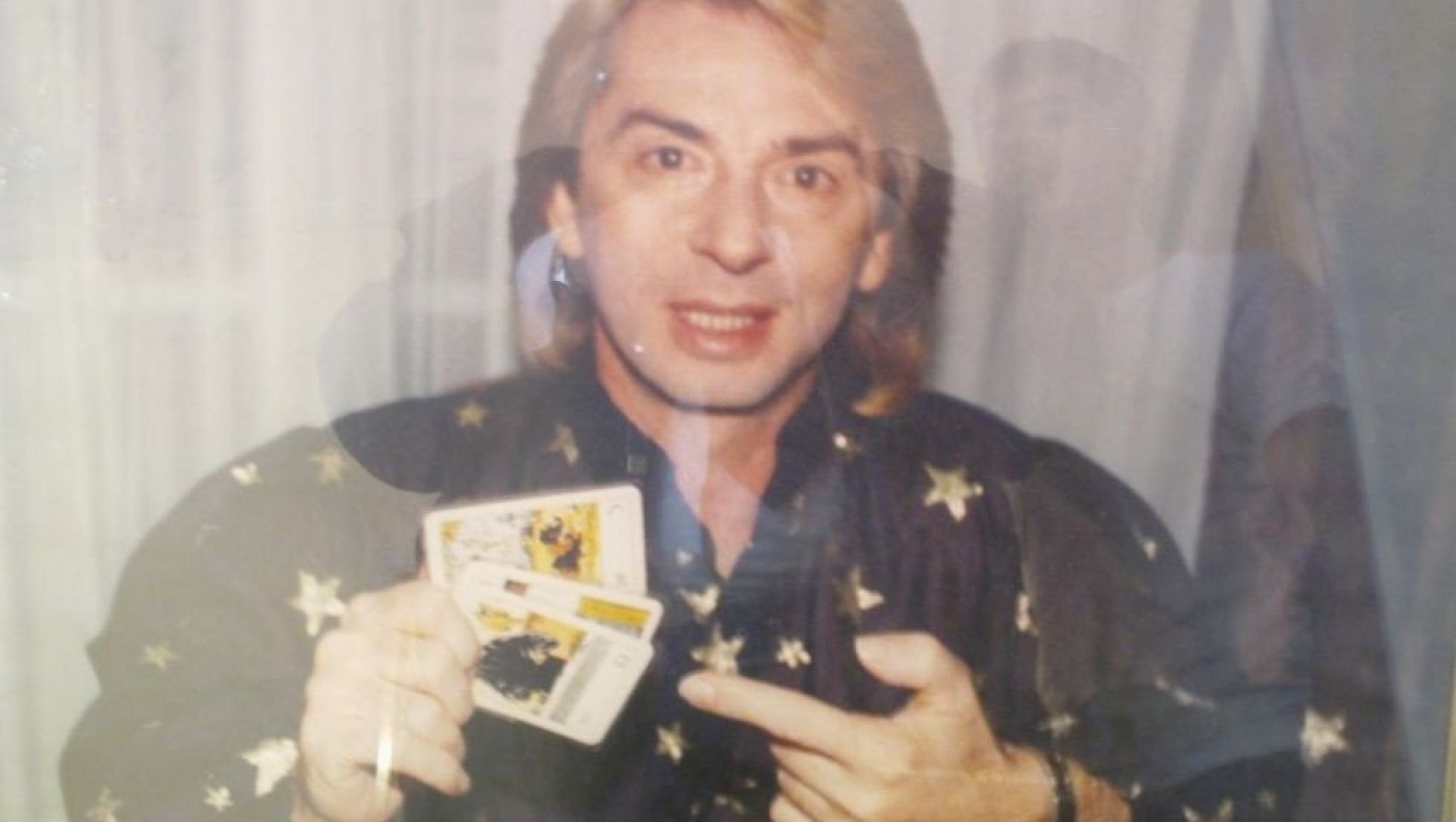 Χορταρέας: Έβγαλε τα ράσα και επιστρέφει στην τηλεόραση