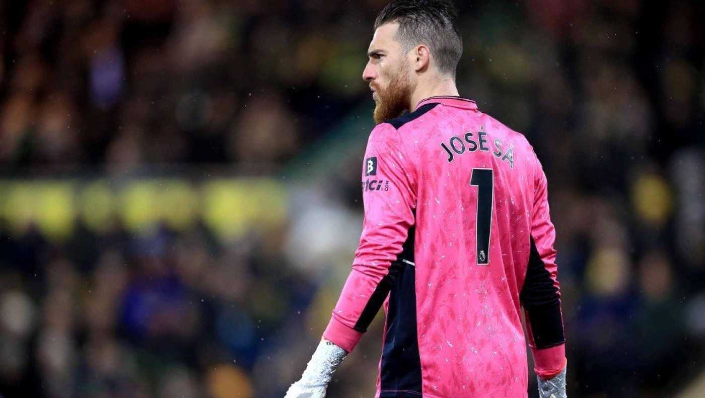 Κοιτάζει Σα η Γαλατάσαραϊ