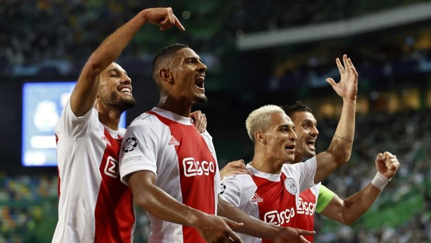 Ο Άγιαξ περνάει με γκολ από την Πορτογαλία