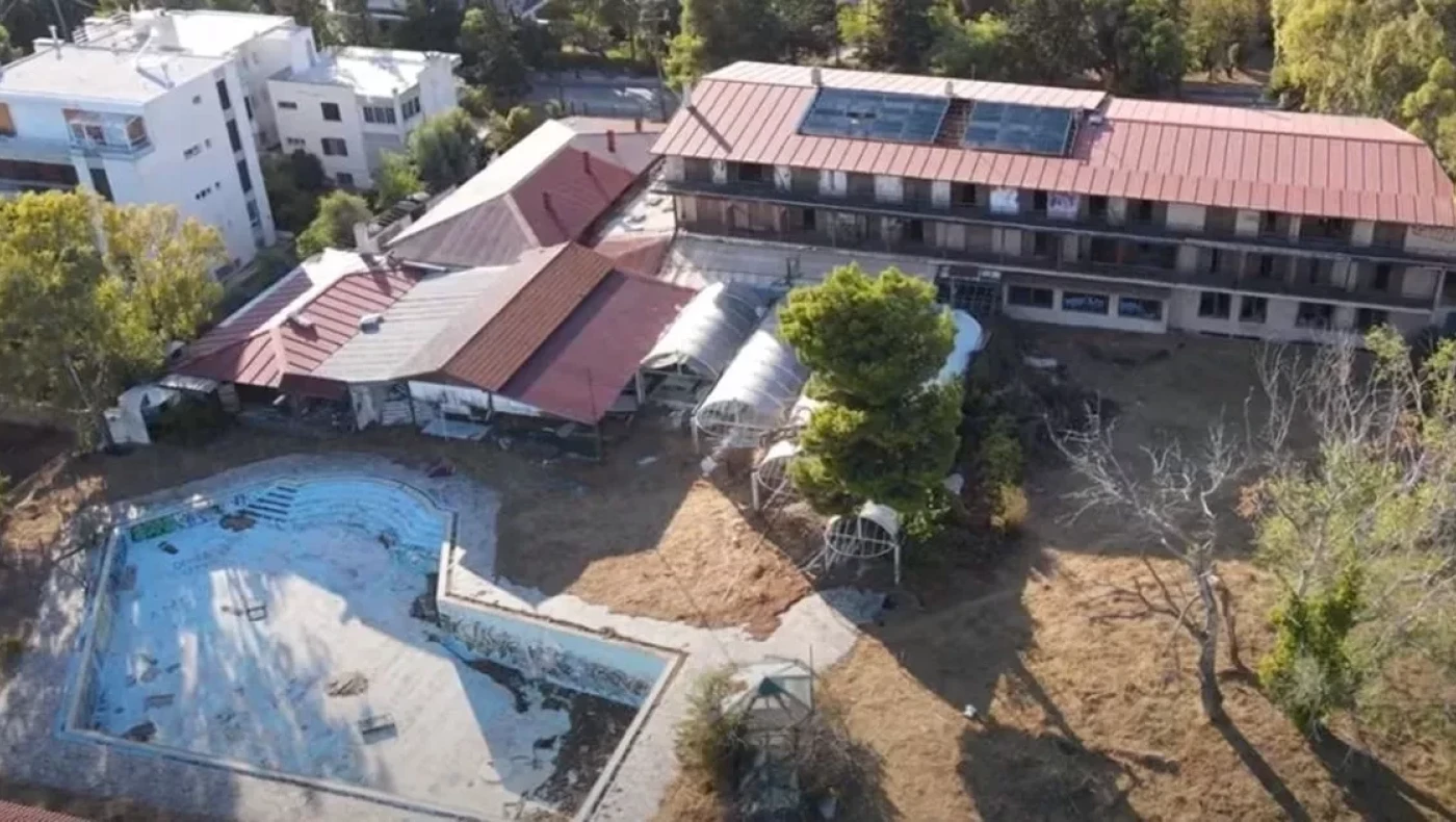 «Βροχή» πλειστηριασμών: Πολυτελείς βίλες στη Χαλκιδική, μεζονέτα βετεράνου ποδοσφαιριστή στο Πανόραμα Θεσσαλονίκης