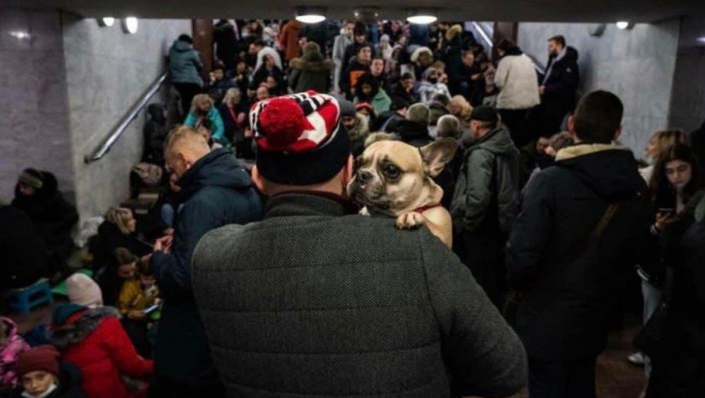 Συγκλονίζουν οι εικόνες Ουκρανών που πέρασαν τη νύχτα σε σταθμούς του Μετρό