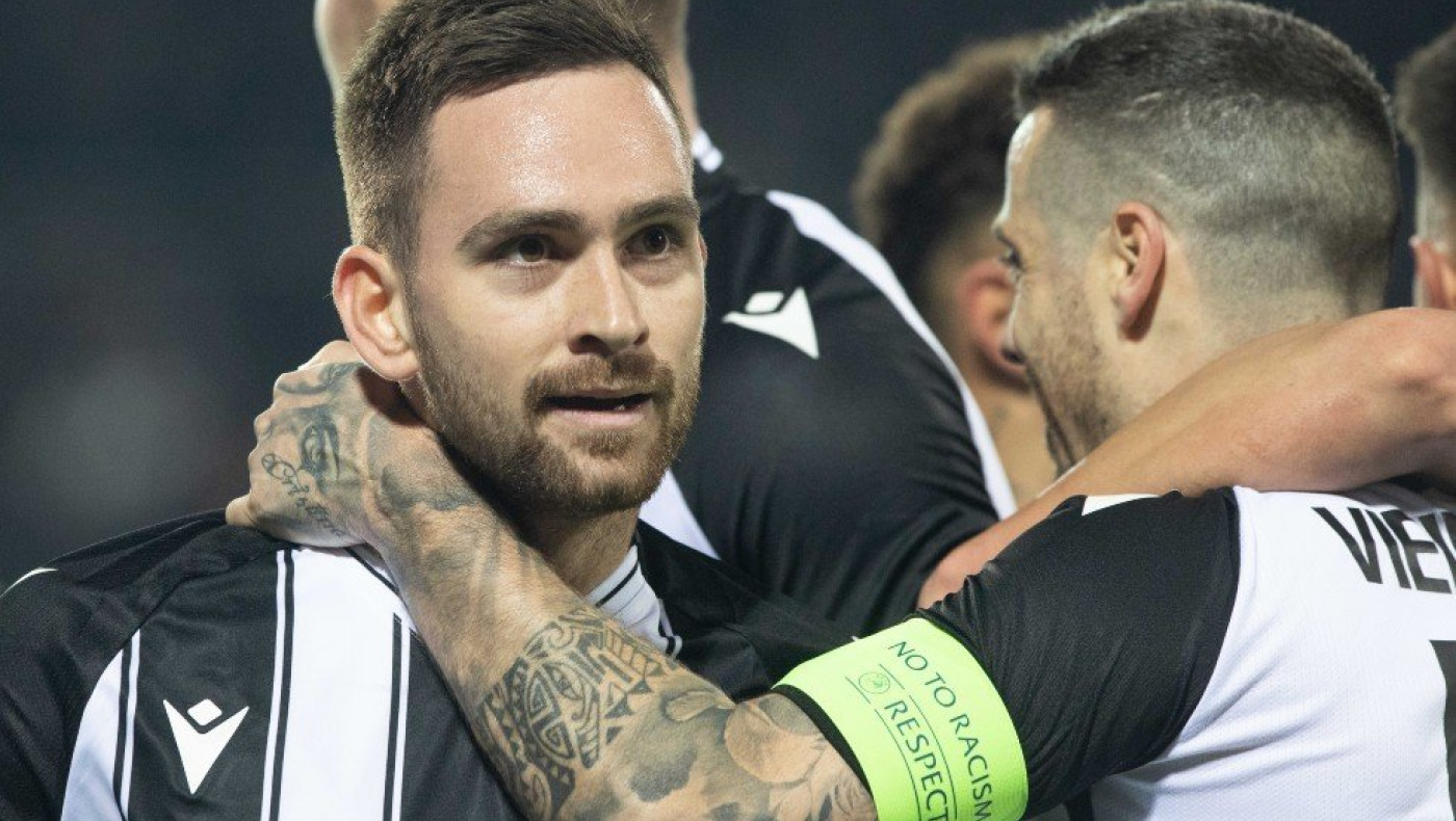 Ονειρο ζω μην με ξυπνάτε