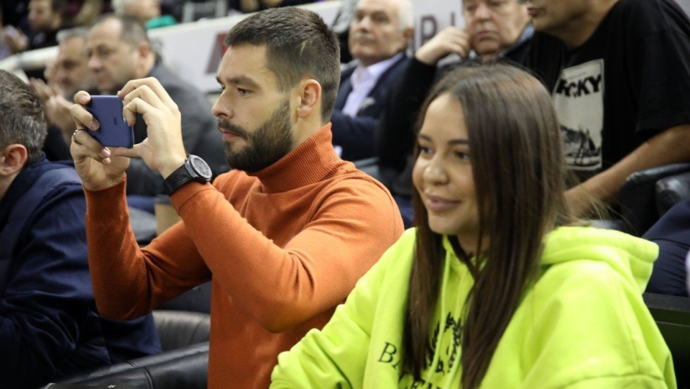 Ουκρανία: Φωτογραφία της εγκυμονούσας γυναίκας του Σάκχοφ στο καταφύγιο