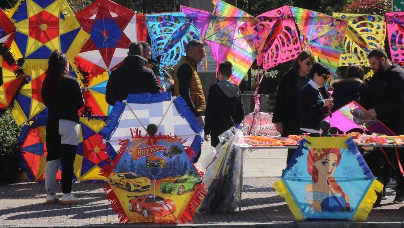 Θεσσαλονίκη: Γέμισε κόσμο ο Κέδρινος Λόφος για τα Κούλουμα