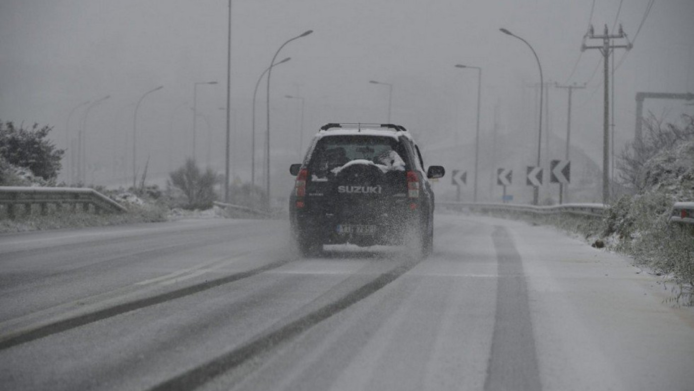 Κ. Μακεδονία: Τα πρώτα χιόνια πάγωσαν τους δρόμους- Πού χρειάζονται αλυσίδες