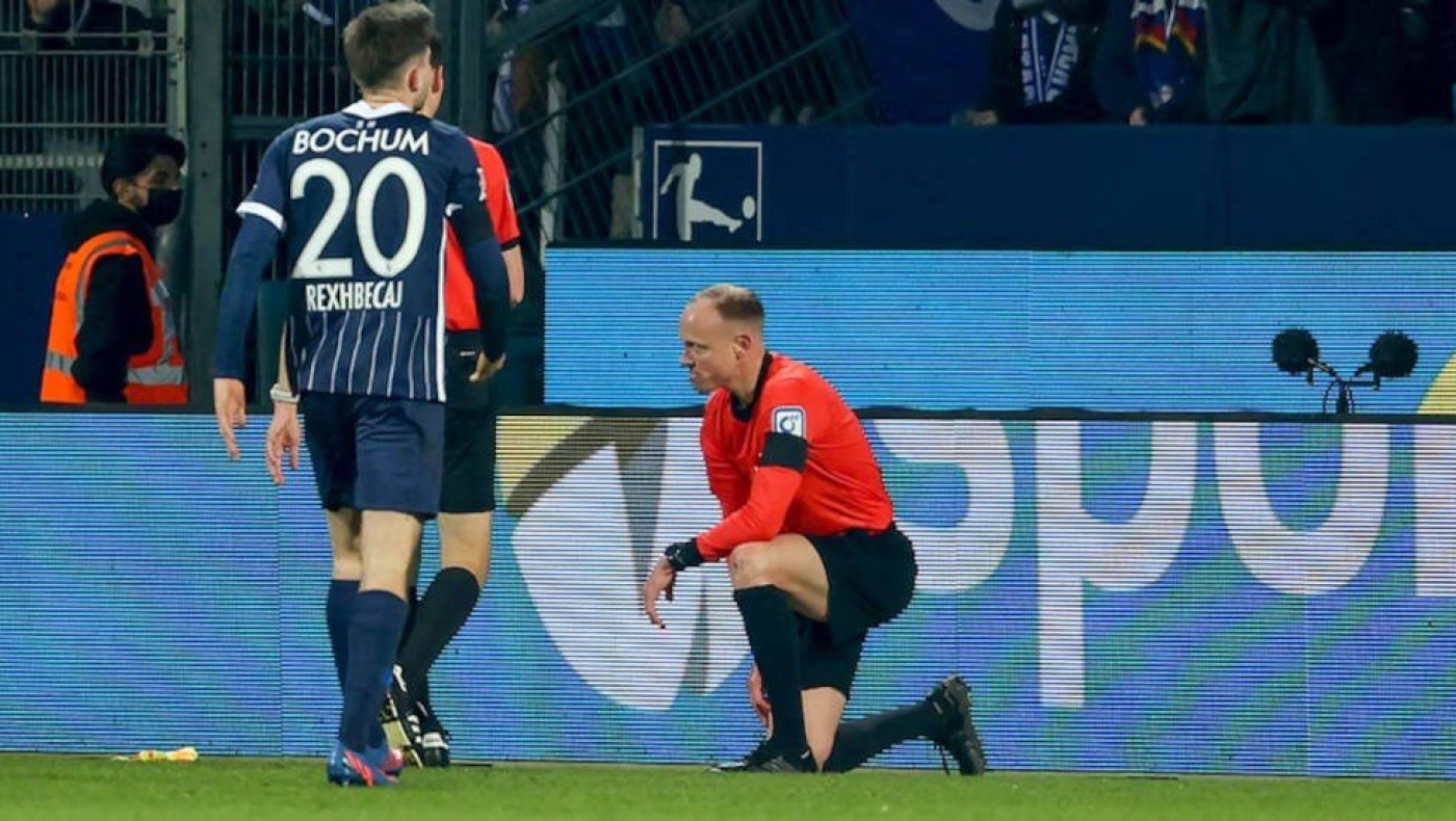 Bundesliga: Διακόπηκε το Μπόχουμ-Γκλάντμπαχ, δέχθηκε αντικείμενο ο βοηθός