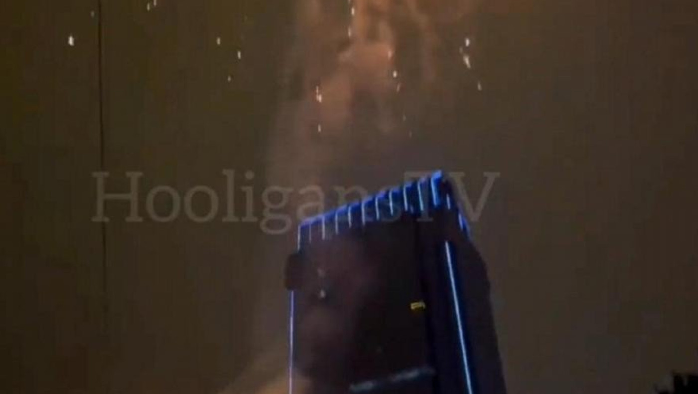 Οι οπαδοί της Γαλατάσαραϊ έριξαν πυροτεχνήματα στο ξενοδοχείο της Μπαρτσελόνα