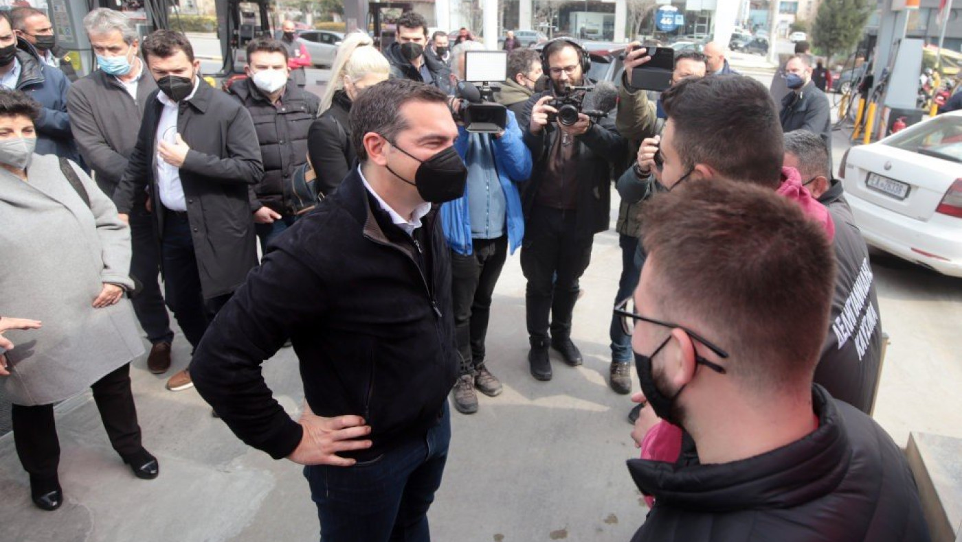 Προσήχθη η γυναίκα που επιτέθηκε φραστικά στον Α.Τσίπρα