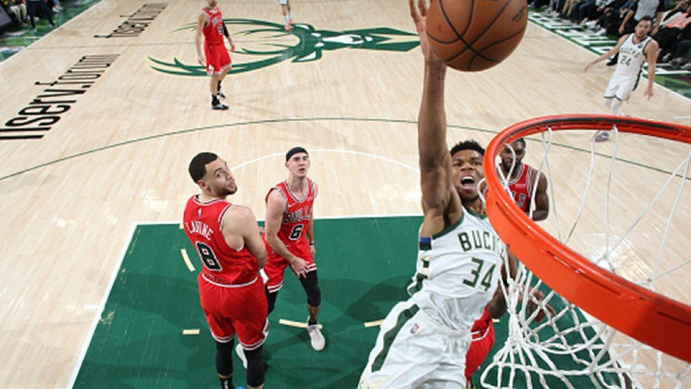 ΝΒΑ: «Τυφώνας» ο Γιάννης σάρωσε τους Μπουλς