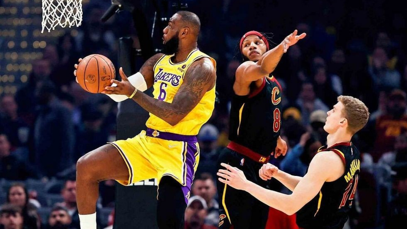 ΝΒΑ: Ο Λεμπρόν Τζέιμς καταρρίπτει τους νόμους της φύσης